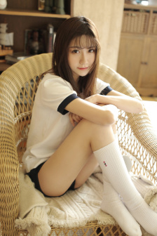 舌头一点一点向里探去